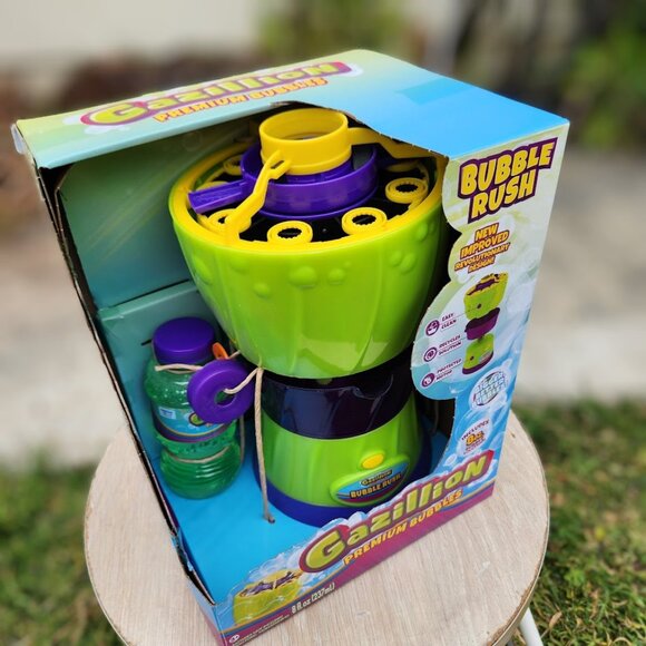 NEW Gazillion Bubble Machine with Solution Refill Birthday Party Supplies Green - Picture 5 of 14